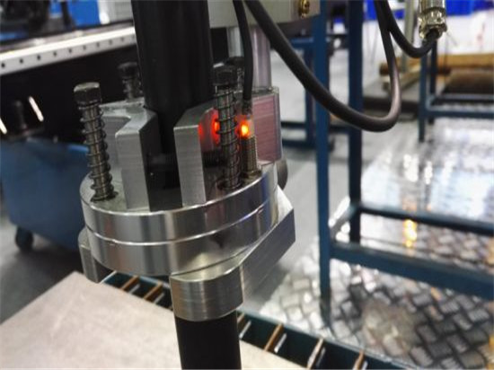 Txikien CNC Plasma moztutako makina ARC presio kontroladorearekin, plasma ebakitzailea